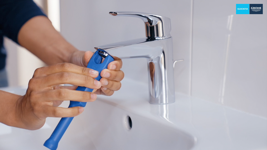 Un nouveau robinet de salle de bains en 3 étapes