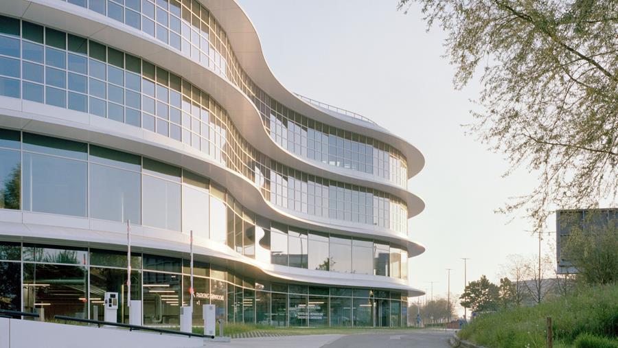 Un jalon de verre et d'aluminium neutre en carbone