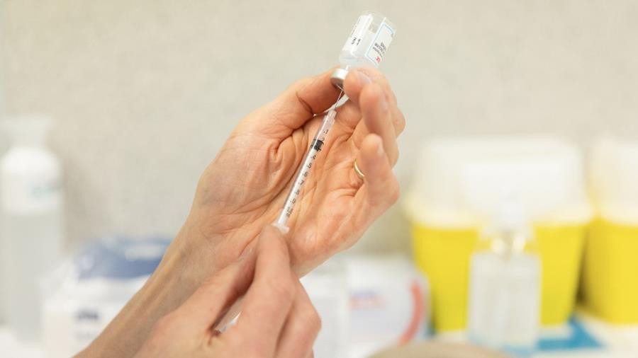 Covid-19 : les vaccins à ARN messager n'ont causé aucune hausse de la mortalité