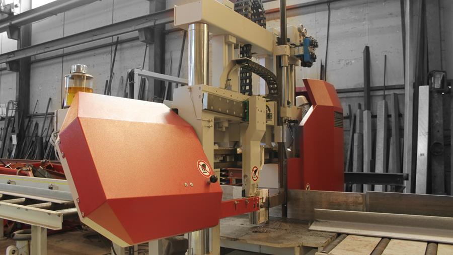 VMC Metal Service s'équipe d'une scie à ruban Behringer