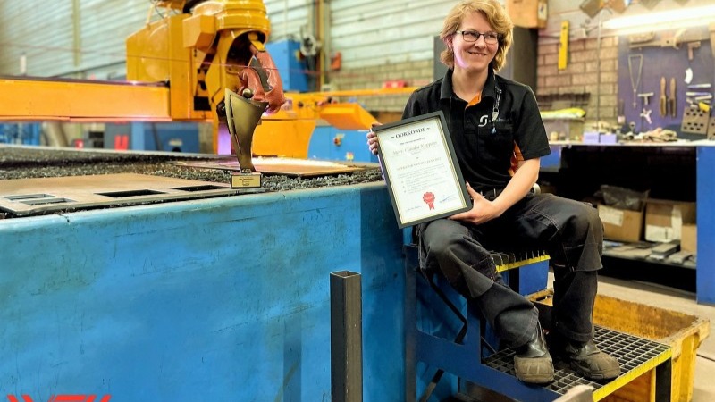 Claudia Koppens (Staalmeesters) reçoit le prix de l'Opérateur de l'Année